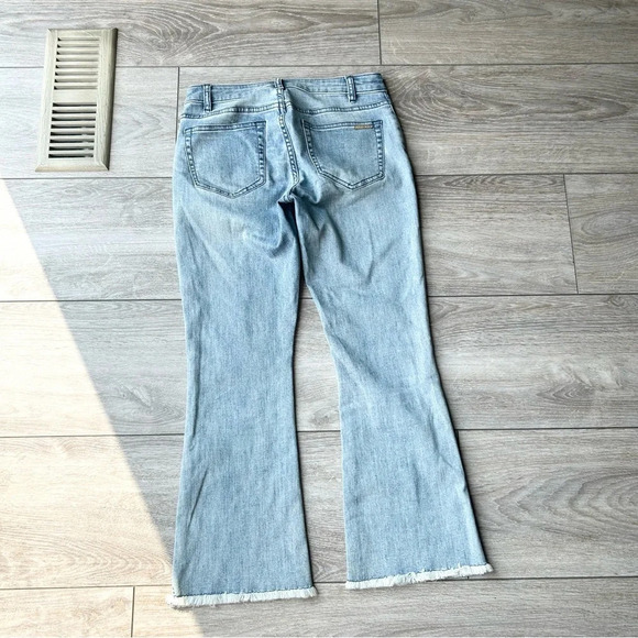 Michael Kors Light Wash Button Down Bootcut fringe Hem Cropped Jeans - Picture 9 of 10